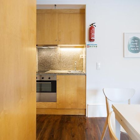 Host Wise - Modern Studios With Terrace - Walk Everywhere بورتو الغرفة الصورة
