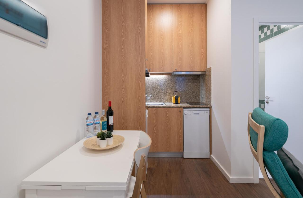 Host Wise - Modern Studios With Terrace - Walk Everywhere بورتو المظهر الخارجي الصورة