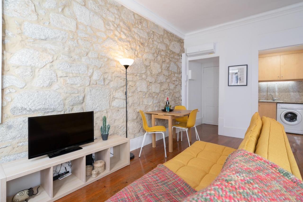 Host Wise - Modern Studios With Terrace - Walk Everywhere بورتو المظهر الخارجي الصورة
