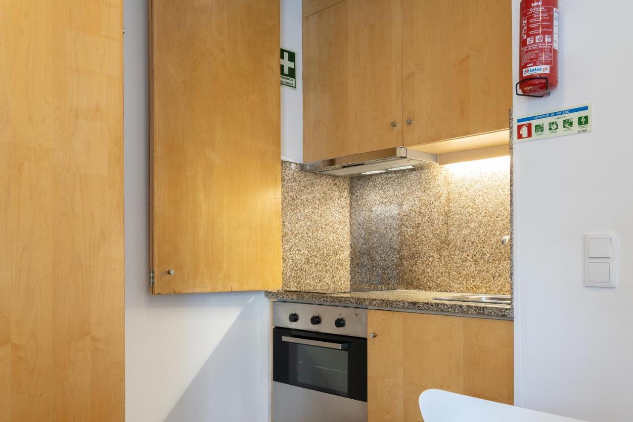 Host Wise - Modern Studios With Terrace - Walk Everywhere بورتو المظهر الخارجي الصورة