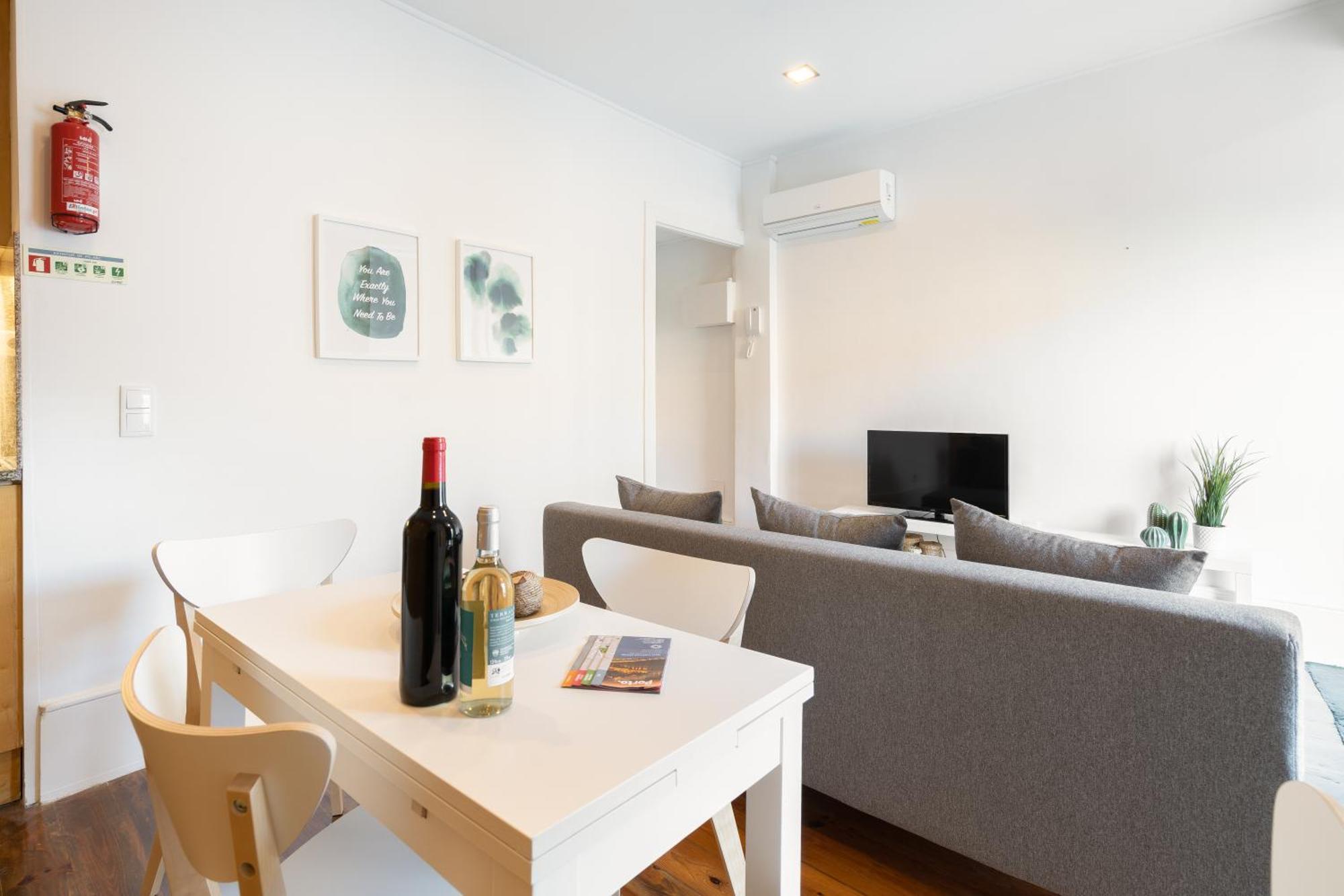 Host Wise - Modern Studios With Terrace - Walk Everywhere بورتو الغرفة الصورة