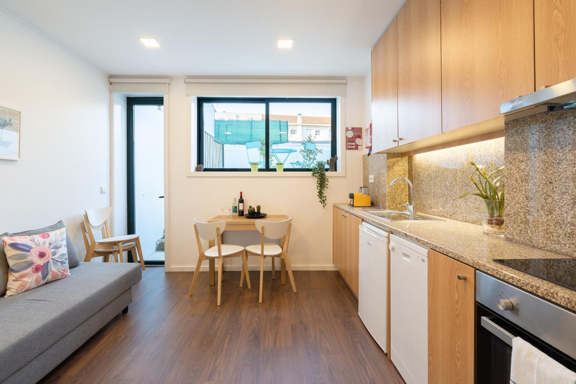 Host Wise - Modern Studios With Terrace - Walk Everywhere بورتو الغرفة الصورة