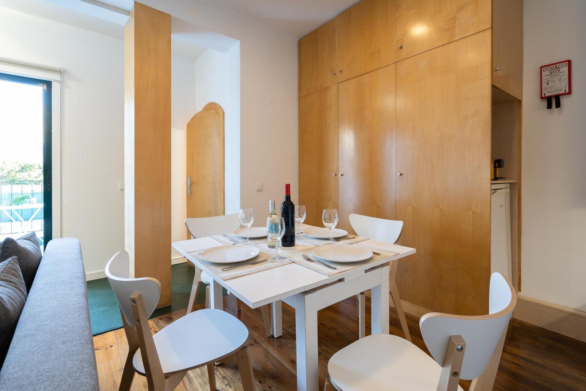 Host Wise - Modern Studios With Terrace - Walk Everywhere بورتو الغرفة الصورة