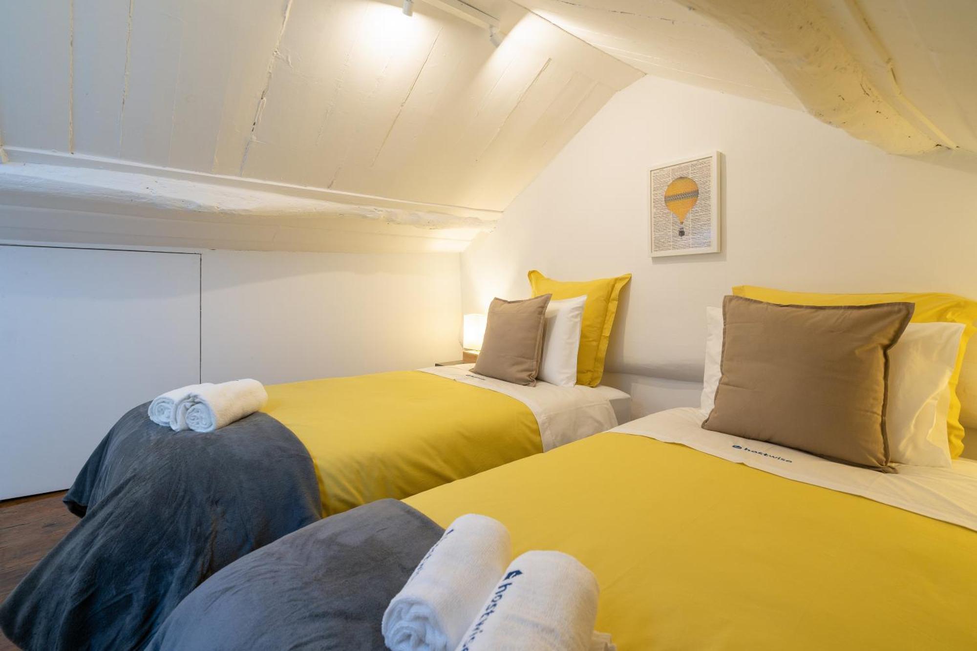Host Wise - Modern Studios With Terrace - Walk Everywhere بورتو الغرفة الصورة