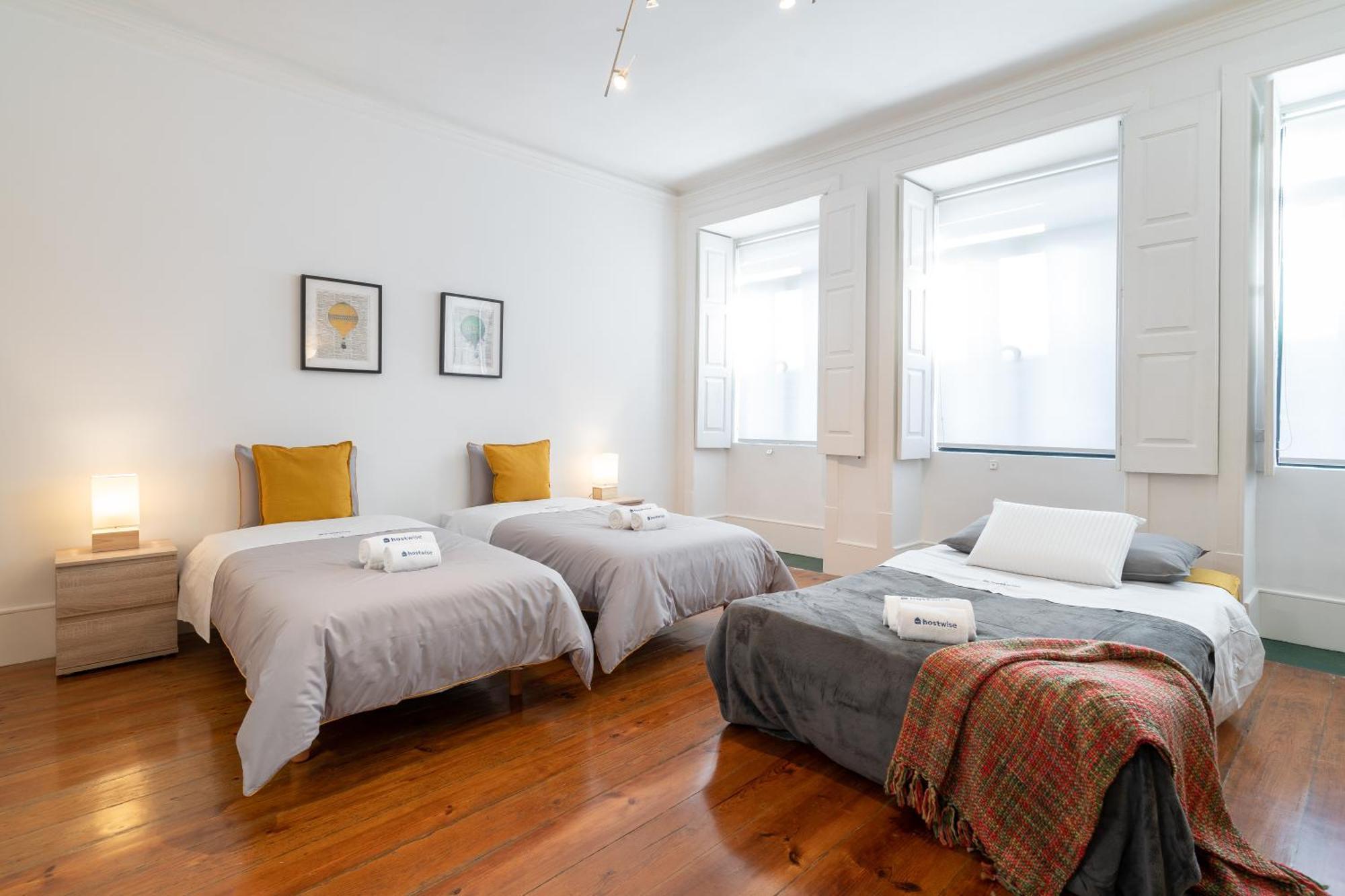 Host Wise - Modern Studios With Terrace - Walk Everywhere بورتو الغرفة الصورة