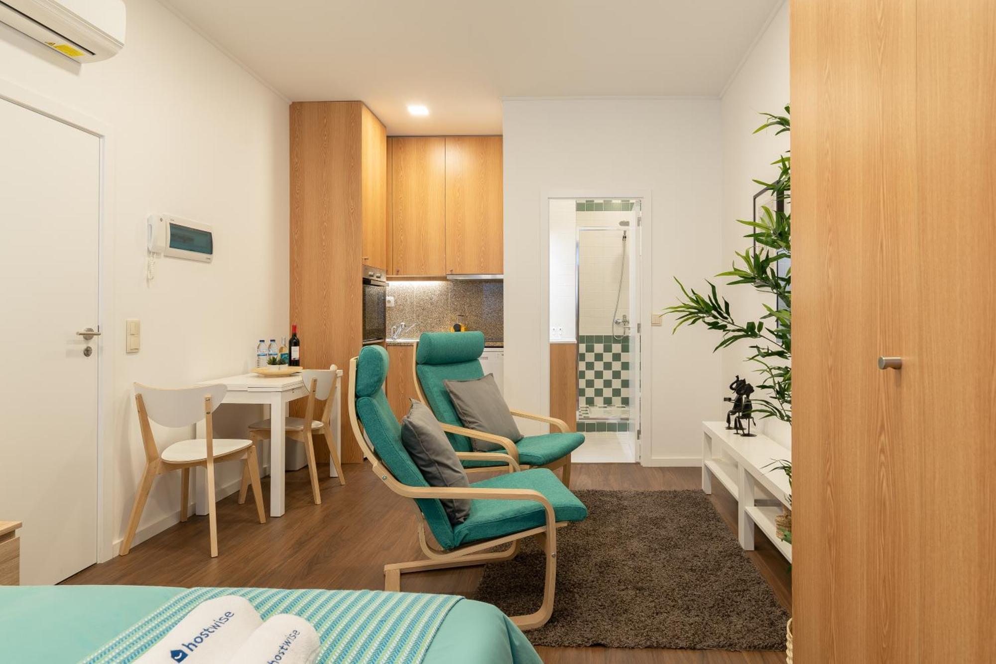 Host Wise - Modern Studios With Terrace - Walk Everywhere بورتو الغرفة الصورة
