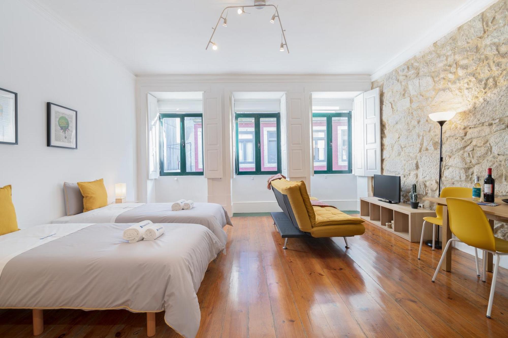 Host Wise - Modern Studios With Terrace - Walk Everywhere بورتو الغرفة الصورة